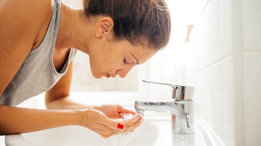 Benefits of Not Washing Your Face in the Morning: Skin Health Boost!